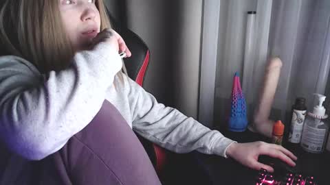 I have new photos come and see with love Molly online show from 02/10/25, 09:25