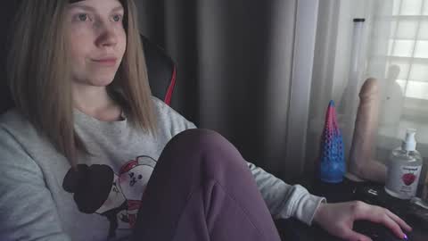 I have new photos come and see with love Molly online show from 03/04/25, 07:08