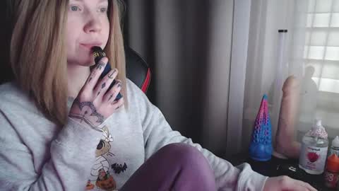 I have new photos come and see with love Molly online show from 03/06/25, 11:03