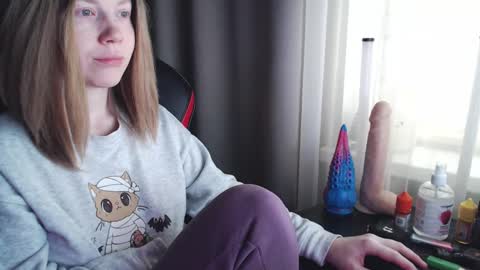 I have new photos come and see with love Molly online show from 03/10/25, 06:38