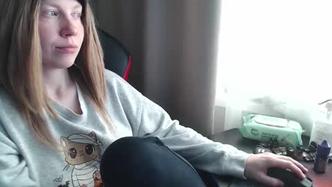 I have new photos come and see with love Molly online show from 09/27/25, 09:03