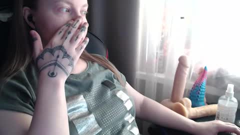 I have new photos come and see with love Molly online show from 03/21/26, 08:52