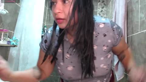 Snapshot of molly_shake chatting on 11/05/25, 06:46 Molly online show from 11/05/25, 06:46