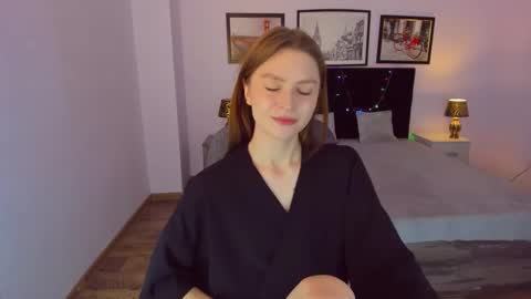 Snapshot of mollydangerous chatting on 12/18/24, 07:58 Taisha online show from 12/18/24, 07:58