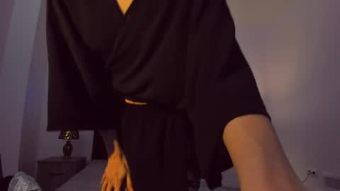 Snapshot of mollydangerous chatting on 12/18/24, 11:02 Taisha online show from 12/18/24, 11:02