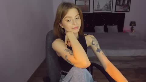 Snapshot of mollydangerous chatting on 12/22/24, 08:38 Taisha online show from 12/22/24, 08:38