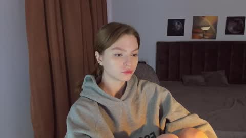 Snapshot of mollydangerous chatting on 12/28/24, 09:42 Taisha online show from 12/28/24, 09:42