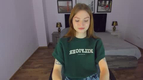 Snapshot of mollydangerous chatting on 12/29/24, 08:11 Taisha online show from 12/29/24, 08:11