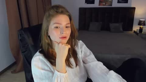 Snapshot of mollydangerous chatting on 01/14/25, 11:10 Taisha online show from 01/14/25, 11:10