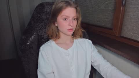 Snapshot of mollydangerous chatting on 10/26/25, 07:25 Taisha online show from 10/26/25, 07:25