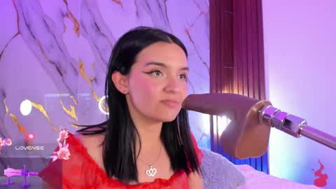 Snapshot of mollylewis18 chatting on 05/09/26, 02:50 New girl Emily Valentina Michelle online show from 05/09/26, 02:50