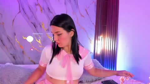Snapshot of mollylewis18 chatting on 05/17/26, 12:41 New girl Emily Valentina Michelle online show from 05/17/26, 12:41