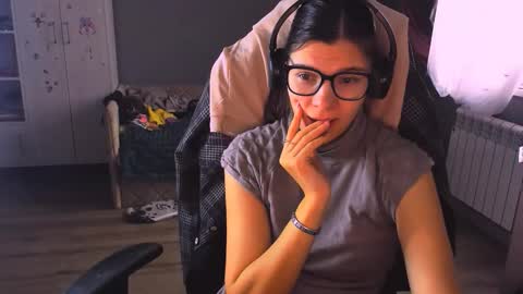  KIRA  online show from 12/04/25, 05:06