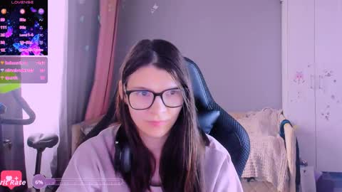  KIRA  online show from 04/08/26, 06:02