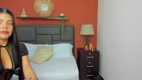 Snapshot of mollylove_ chatting on 09/30/25, 11:48 mollylove_ online show from 09/30/25, 11:48