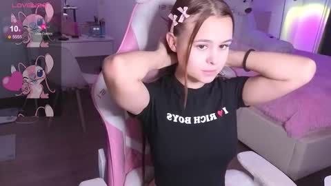 Snapshot of mollymurrrr chatting on 10/09/25, 03:59 Molly online show from 10/09/25, 03:59