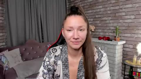 hi im Molly heregreat boobs big heart  warm pussy  online show from 04/25/26, 12:24