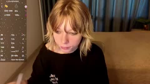 mollysally online show from 06/18/26, 04:13