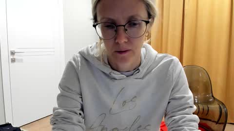 AngelMomm online show from 10/14/25, 05:08