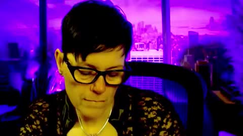 Snapshot of mollysun chatting on 04/23/26, 04:42 MollySun Nina Randmann online show from 04/23/26, 04:42