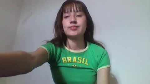 Snapshot of mollywalter chatting on 02/08/25, 12:39 mollywalter online show from 02/08/25, 12:39