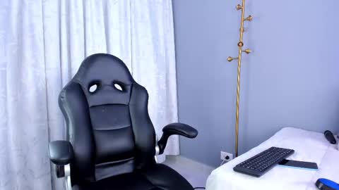 Snapshot of mollyybloom chatting on 03/01/25, 04:54 Molly online show from 03/01/25, 04:54