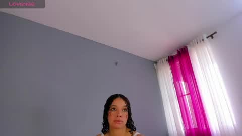 Snapshot of mollyybloom chatting on 06/14/26, 05:37 Molly online show from 06/14/26, 05:37