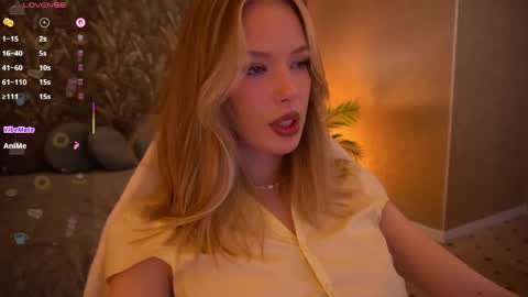 Snapshot of mollyymayy chatting on 05/17/26, 11:12 mollyymayy online show from 05/17/26, 11:12