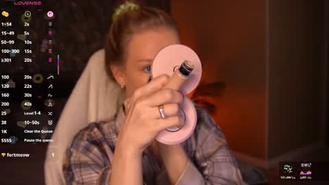 Snapshot of mollyymayy chatting on 06/11/26, 03:48 mollyymayy online show from 06/11/26, 03:48