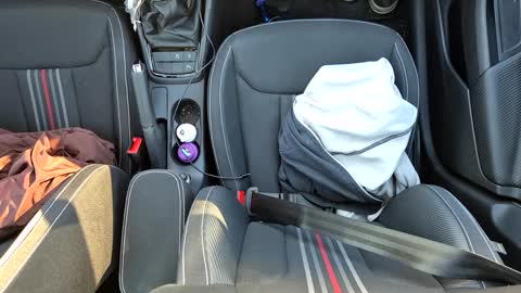 Snapshot of molnaratti14 chatting on 12/28/24, 09:52 Oszkr online show from 12/28/24, 09:52