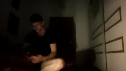 Snapshot of molnaratti14 chatting on 03/03/25, 04:03 Oszkr online show from 03/03/25, 04:03