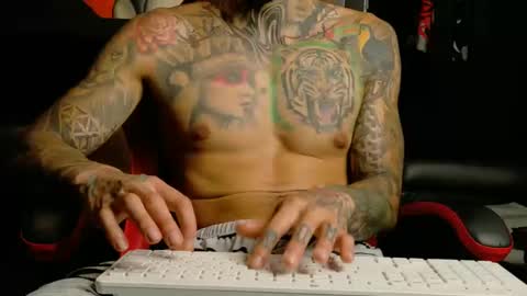 Snapshot of molotov_explosive chatting on 11/07/25, 01:49 Molotov online show from 11/07/25, 01:49