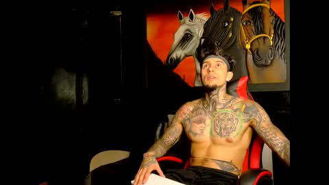 Snapshot of molotov_explosive chatting on 11/14/25, 09:24 Molotov online show from 11/14/25, 09:24