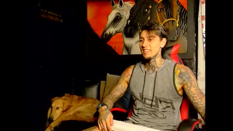 Snapshot of molotov_explosive chatting on 11/20/25, 09:36 Molotov online show from 11/20/25, 09:36