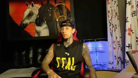 Snapshot of molotov_explosive chatting on 11/25/25, 03:28 Molotov online show from 11/25/25, 03:28