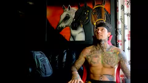 Snapshot of molotov_explosive chatting on 12/01/25, 07:08 Molotov online show from 12/01/25, 07:08