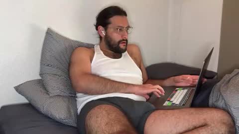 molten_escargot online show from 12/22/24, 10:17