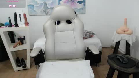 Snapshot of mom_17 chatting on 03/10/25, 10:13 Celeste online show from 03/10/25, 10:13