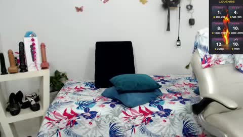 Snapshot of mom_17 chatting on 09/30/25, 09:09 Celeste online show from 09/30/25, 09:09