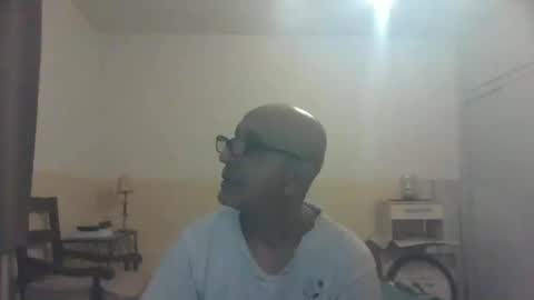 Snapshot of moment71200 chatting on 01/02/25, 08:35 moment71200 online show from 01/02/25, 08:35