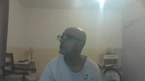 Snapshot of moment71200 chatting on 01/04/25, 07:02 moment71200 online show from 01/04/25, 07:02