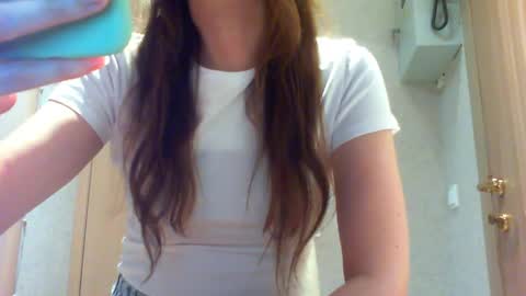 Snapshot of momentbeforedown chatting on 06/07/26, 12:15 Hailey online show from 06/07/26, 12:15