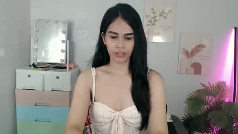 MOMIKHEM online show from 05/11/26, 04:48