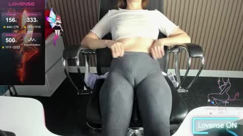 Snapshot of mommy_cum chatting on 11/11/25, 02:33 Mommy online show from 11/11/25, 02:33