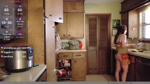 Snapshot of mommygoddessl chatting on 02/04/26, 03:51 Goddess L online show from 02/04/26, 03:51