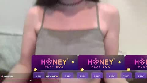 Snapshot of mommynatrix chatting on 12/13/24, 01:26 Mommynatrix online show from 12/13/24, 01:26