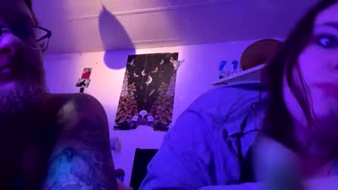 Snapshot of mommyndaddyplaytime chatting on 11/03/25, 09:21 mommyndaddyplaytime online show from 11/03/25, 09:21