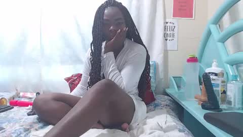 Snapshot of mommywebcam chatting on 12/24/24, 12:55 DINAH online show from 12/24/24, 12:55