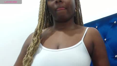 Snapshot of mommywebcam chatting on 10/06/25, 12:08 DINAH online show from 10/06/25, 12:08