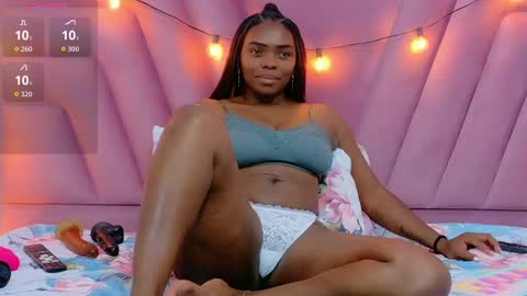 Snapshot of mommywebcam chatting on 10/23/25, 02:33 DINAH online show from 10/23/25, 02:33